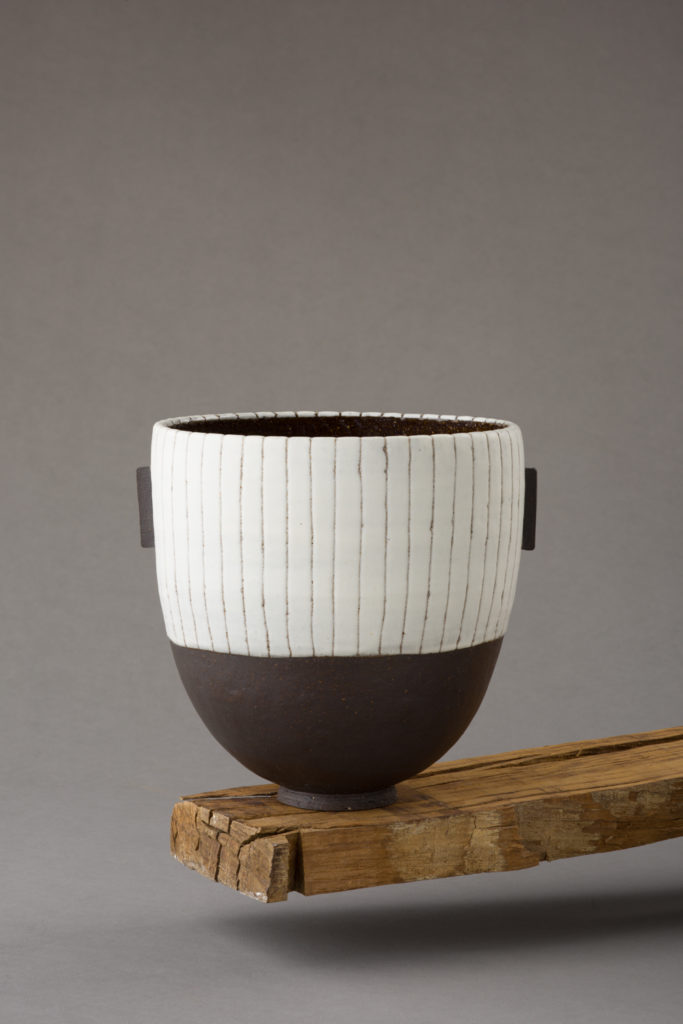 ania perkowska ceramics - Black stoneware and porcelain vessel
