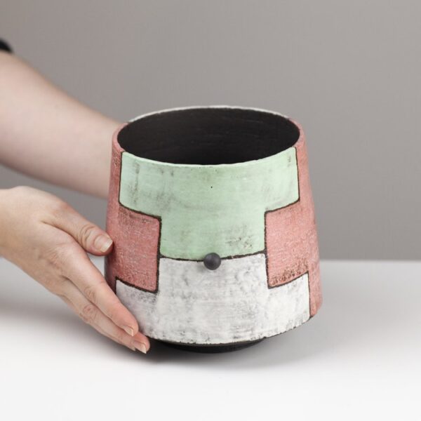 Black vessel with movable "handles" - Image 2