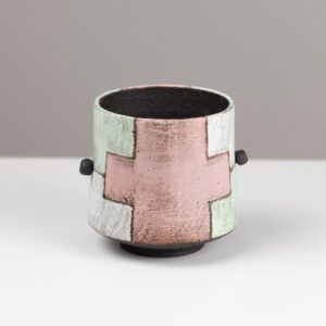 Black vessel with movable "handles"